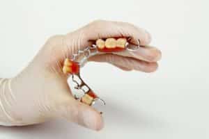 denture-repairs-and-cleaning