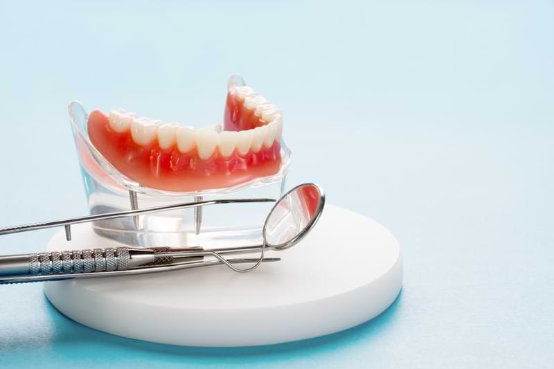 How To Find a Professional Dentist for Your Denture Repair?